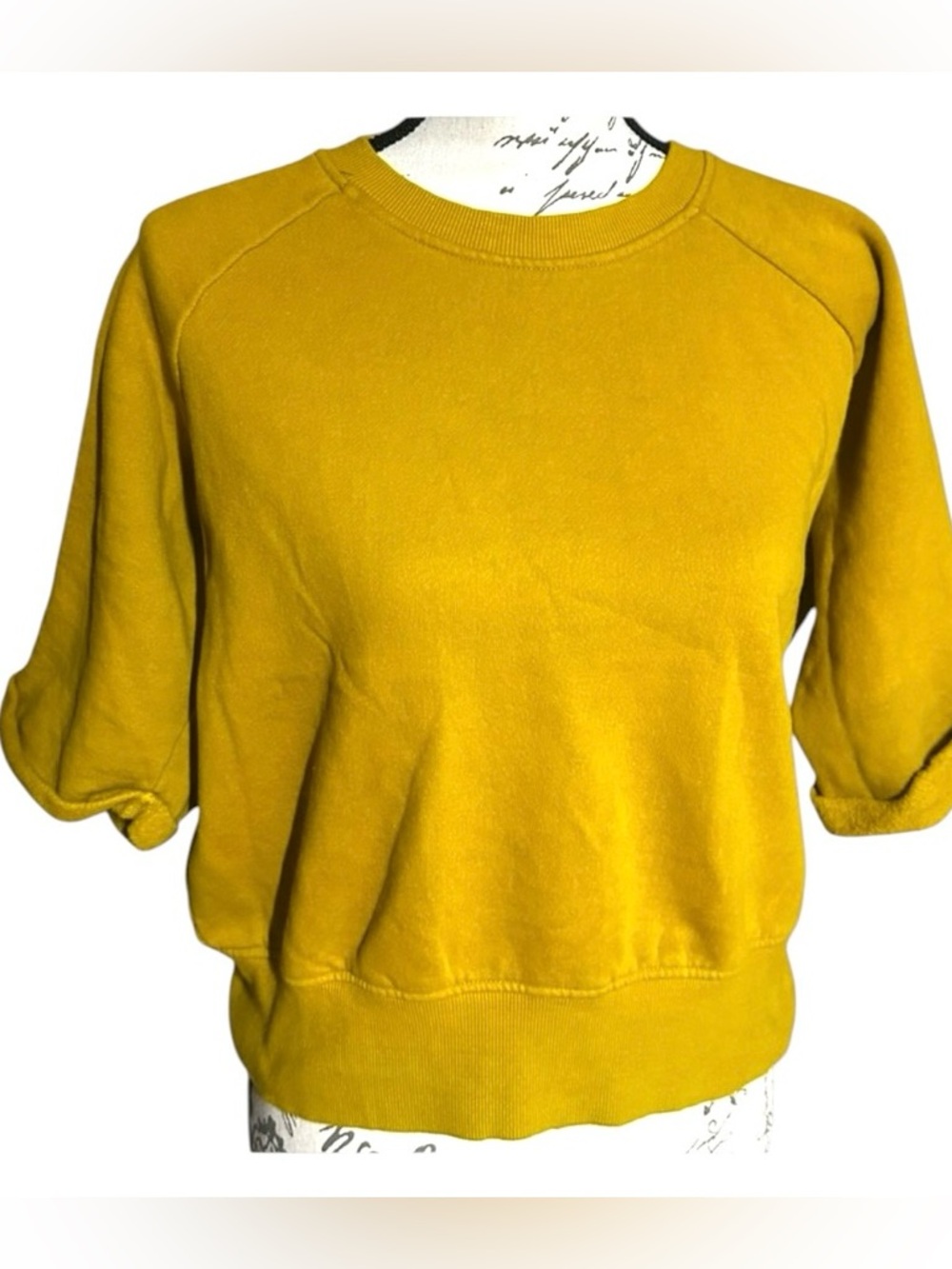 Jackson Rowe Women’s Mustard Yellow Short Sleeve Cuffed Sweatshirt Crewneck Sz S